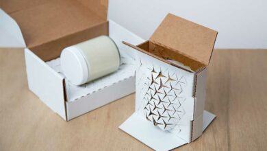 Un emballage étirable qui protège le contenu des colis.