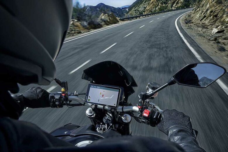 Un GPS spécial pour moto qui indique les obstacles en angle mort.