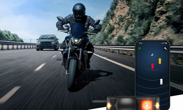 Un motard et un GPS Garmin.
