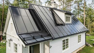 Des panneaux solaires en guise de toiture.