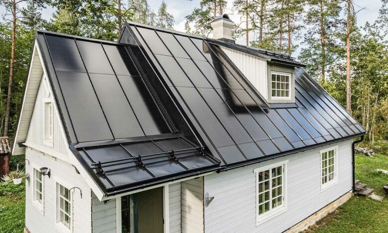 Des panneaux solaires en guise de toiture.