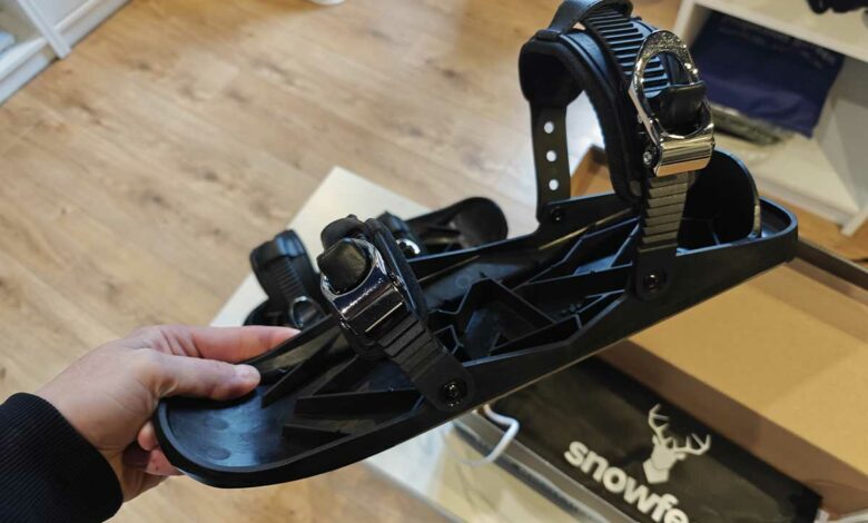 Une paire de Snowfeet sortie de son carton.