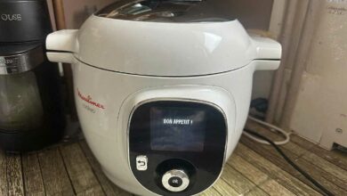Un Cookeo sur le plan de travail de la cuisine.