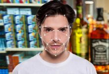 Analyse des traits d'un visage devant du tabac et de l'alcool.