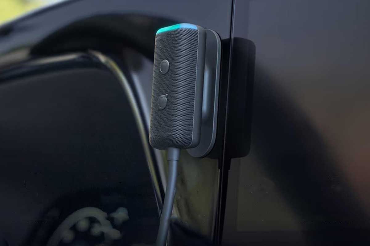 L'assistant vocal Echo Auto pour voiture.