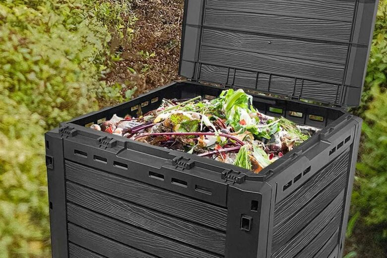 Un composteur de jardin.