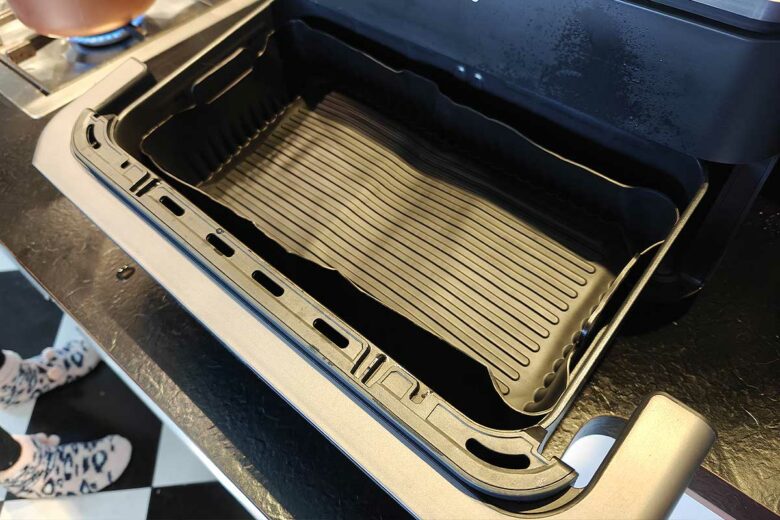 Un moule en silicone pour airfryer.