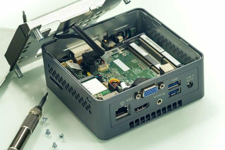 L'intérieur d'un mini PC.