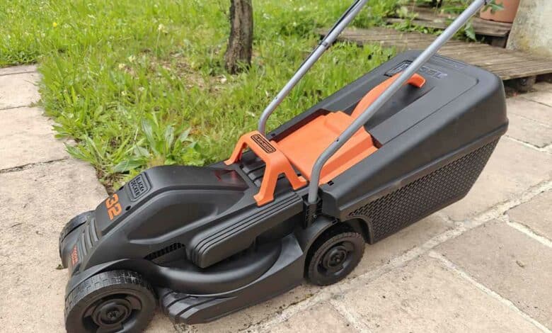 Une tondeuse pour le jardin.