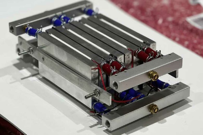 Le Peltech TeHP est fabriqué à l'aide de modules Peltier et d'échangeurs de chaleur.