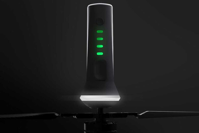 Le drone Helius et ses LED temoins de charge.