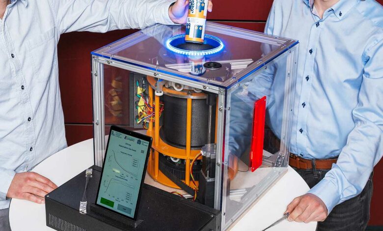 Un mini réfrigérateur élastocalorique.