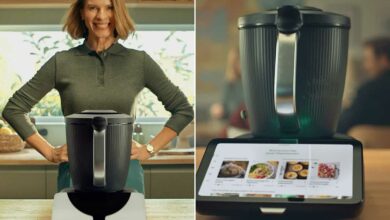 Une femme et le Thermomix TM7.