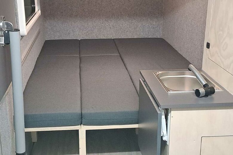 L'intérieur en mode couchage.