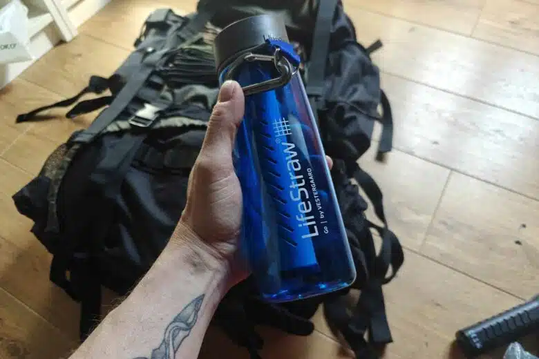 Une gourde avec un système de filtration intégré.