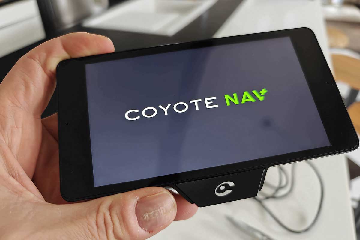 Coyote NAV+ (France) - Assistant d'Aide à la Conduite - GPS Coyote avec Cartographie 3D.