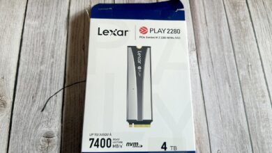 Boîte du Lexar Play 2280 SSD 4 To, affichant ses performances allant jusqu’à 7400 Mo/s et sa capacité généreuse.
