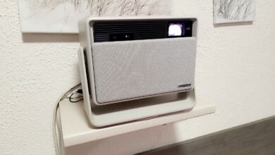 Sobre, élégant et compact, le XGIMI Horizon S Pro s’intègre parfaitement dans une pièce à vivre.