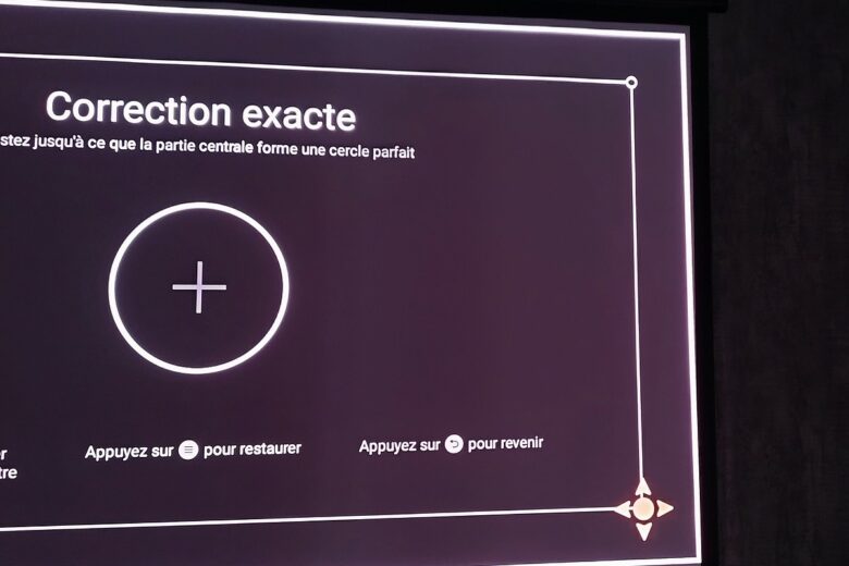Outil de correction trapézoïdale du XGIMI Horizon S Pro pour ajuster précisément l’image projetée.
