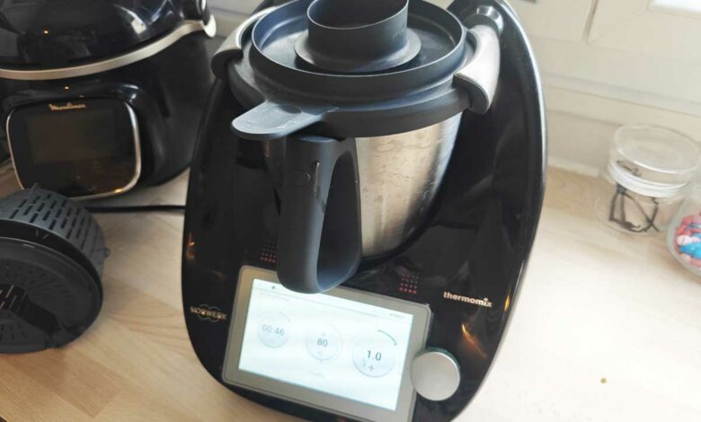 Un Thermomix dans une cuisine.