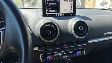 Un véhicule avec CarPlay ou Android Auto.