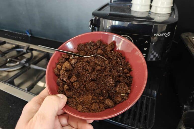 Ne jetez plus le marc de café, c'est un trésor insoupçonné.