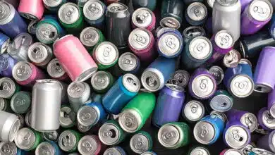 De nombreuses canettes à recycler.