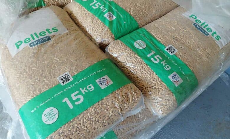 Un restant de pellets de bois à stocker pour l'hiver prochain.