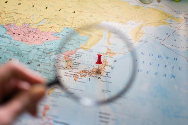 Le Japon à la loupe sur une carte.