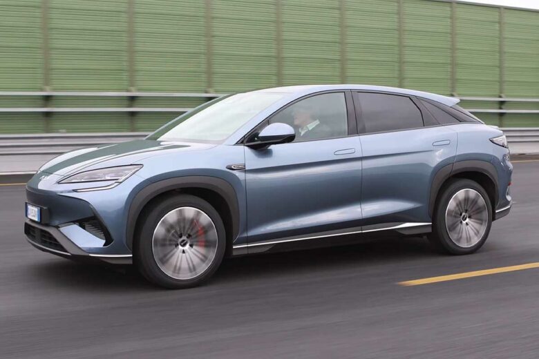 Le SUV BYD Sealion 7 lors d'un essai routier.