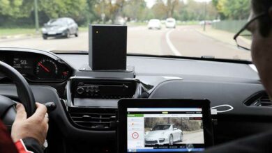 Un équipage de voiture radar.