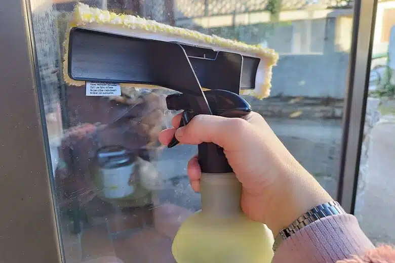 Lavage de vitre avec le Kärcher WV1.