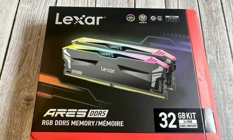 Le kit DDR5 Lexar ARES RGB 32 Go (2x16 Go) se présente dans un packaging gaming coloré, qui annonce tout de suite la couleur... et les performances.