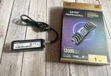 Lexar Professional NM1090 dans son emballage d’origine, accompagné de son câble de ventilation et de son dissipateur thermique déjà intégré. Prêt à être installé en un clin d'œil.