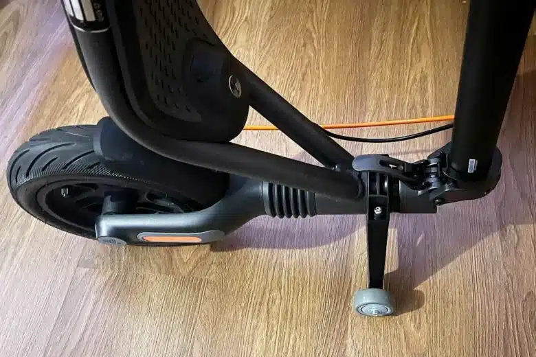 Un trolley pour le transport de trottinette.
