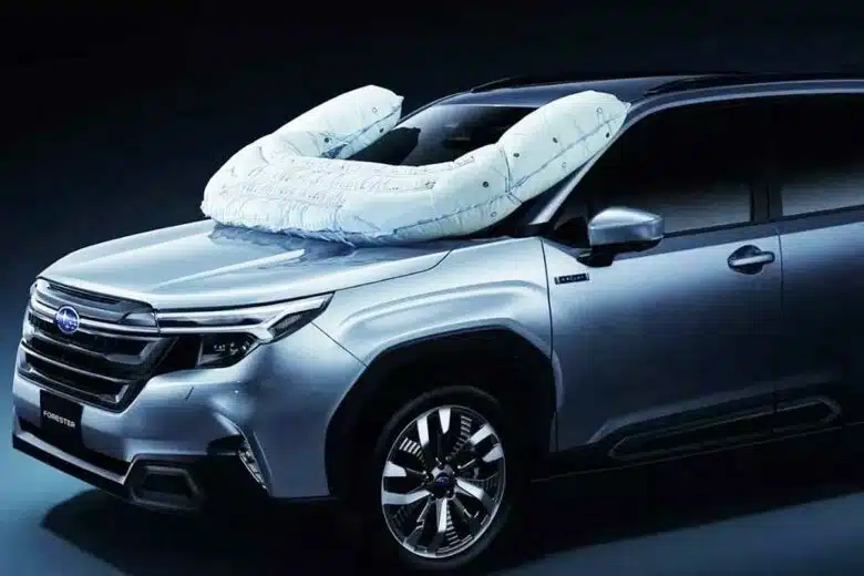 Le Subaru Forester et son airbag extérieur pour la protection des cyclistes.