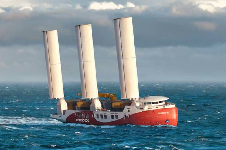 Un porte-conteneur propulsé à l'énergie éolienne.