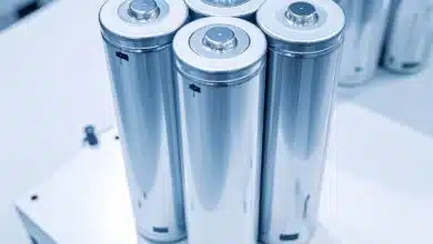 Des batteries lithium avec un électrolyte polymère.