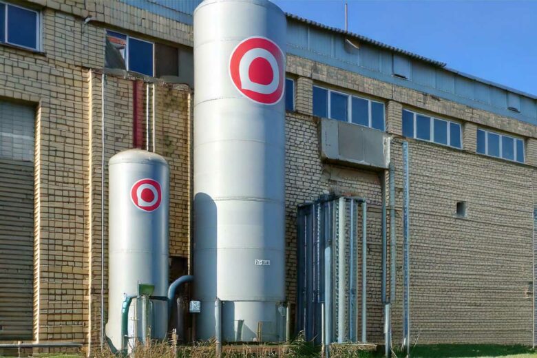 Cuves de stockage d'air liquide.
