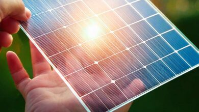 Une cellule photovoltaïque semi-transparente.