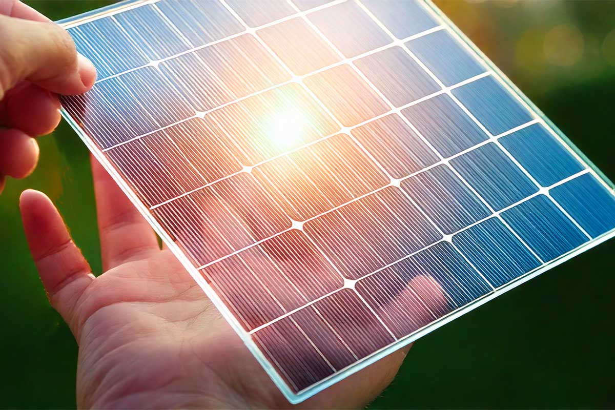 Une cellule photovoltaïque semi-transparente.