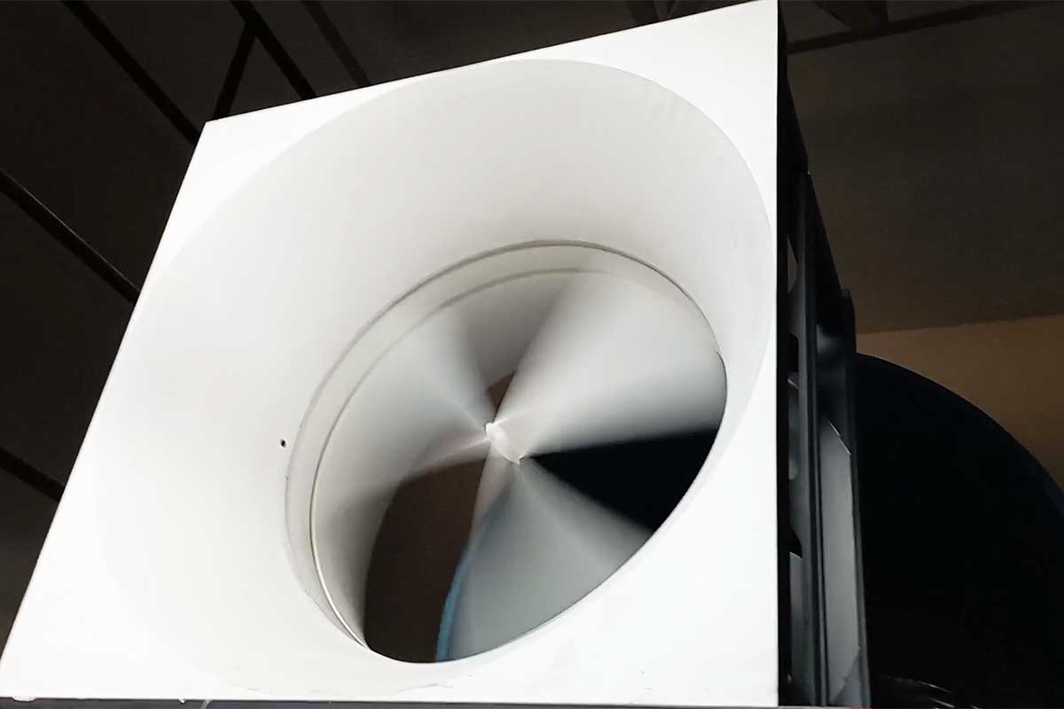 Essai d'un prototype d'Eolic Wall en soufflerie.