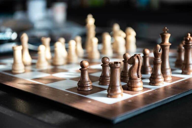 Détail d'un jeu d'échecs.