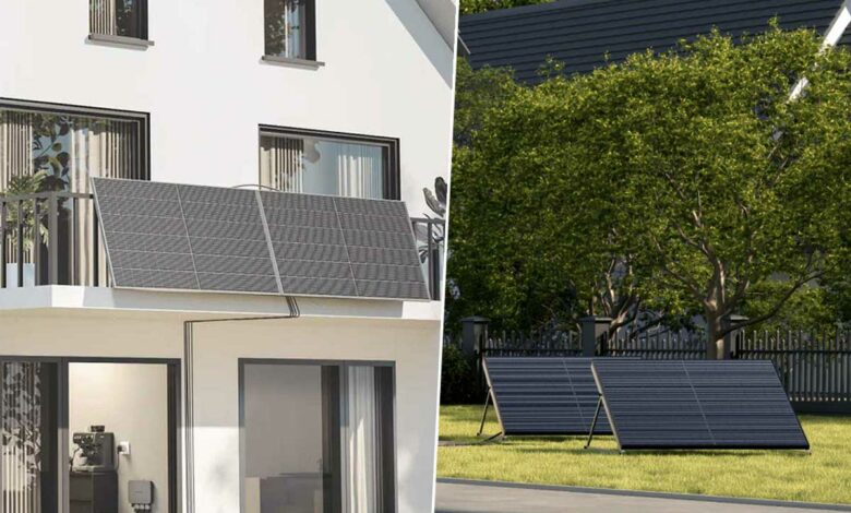 Des panneaux solaires installés sur un balcon ou au sol.
