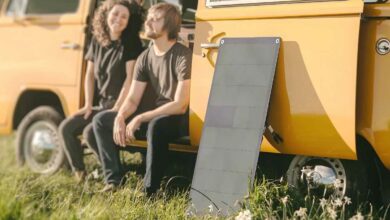 Des panneaux solaires en fibre de carbone pour une utilisation hors réseaux.
