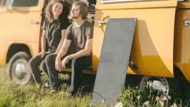 Des panneaux solaires en fibre de carbone pour une utilisation hors réseaux.