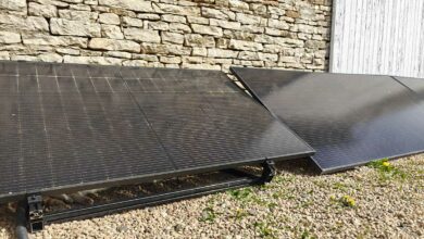Des panneaux solaires.