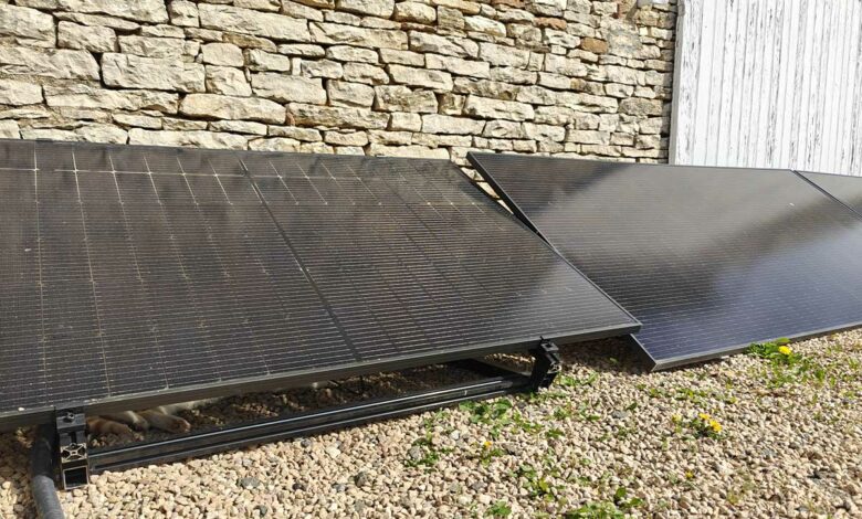 Des panneaux solaires.