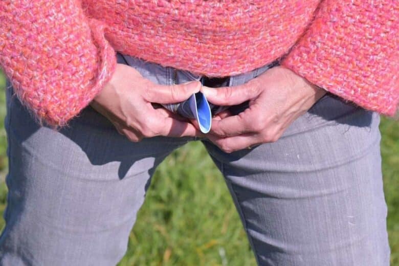 Un accessoire qui permet aux femmes d'uriner debout.