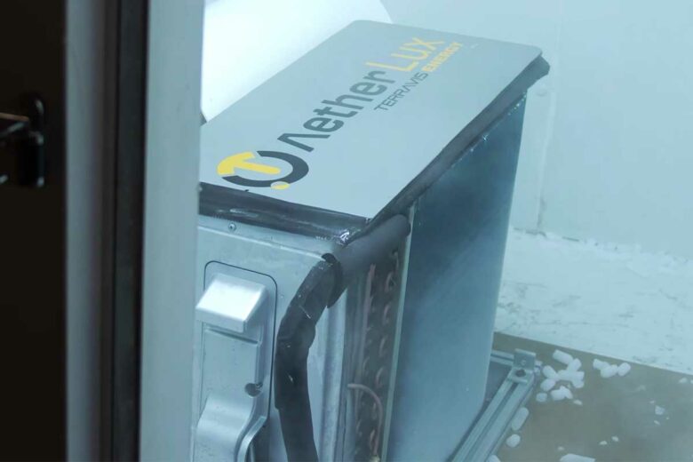 Une pompe à chaleur lors de tests à -49 °C.
